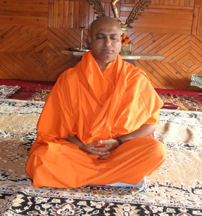 Swami Pradeeptananda Saraswati in meditation at Aarsh Kutir